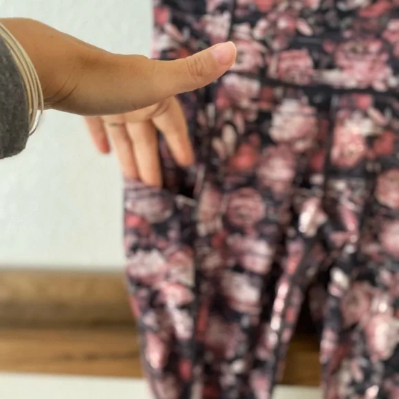 Lululemon‎ Crop II Nulux 19" Crop Pink Floral Print Leggings SZ 6 - Picture 6 of 6